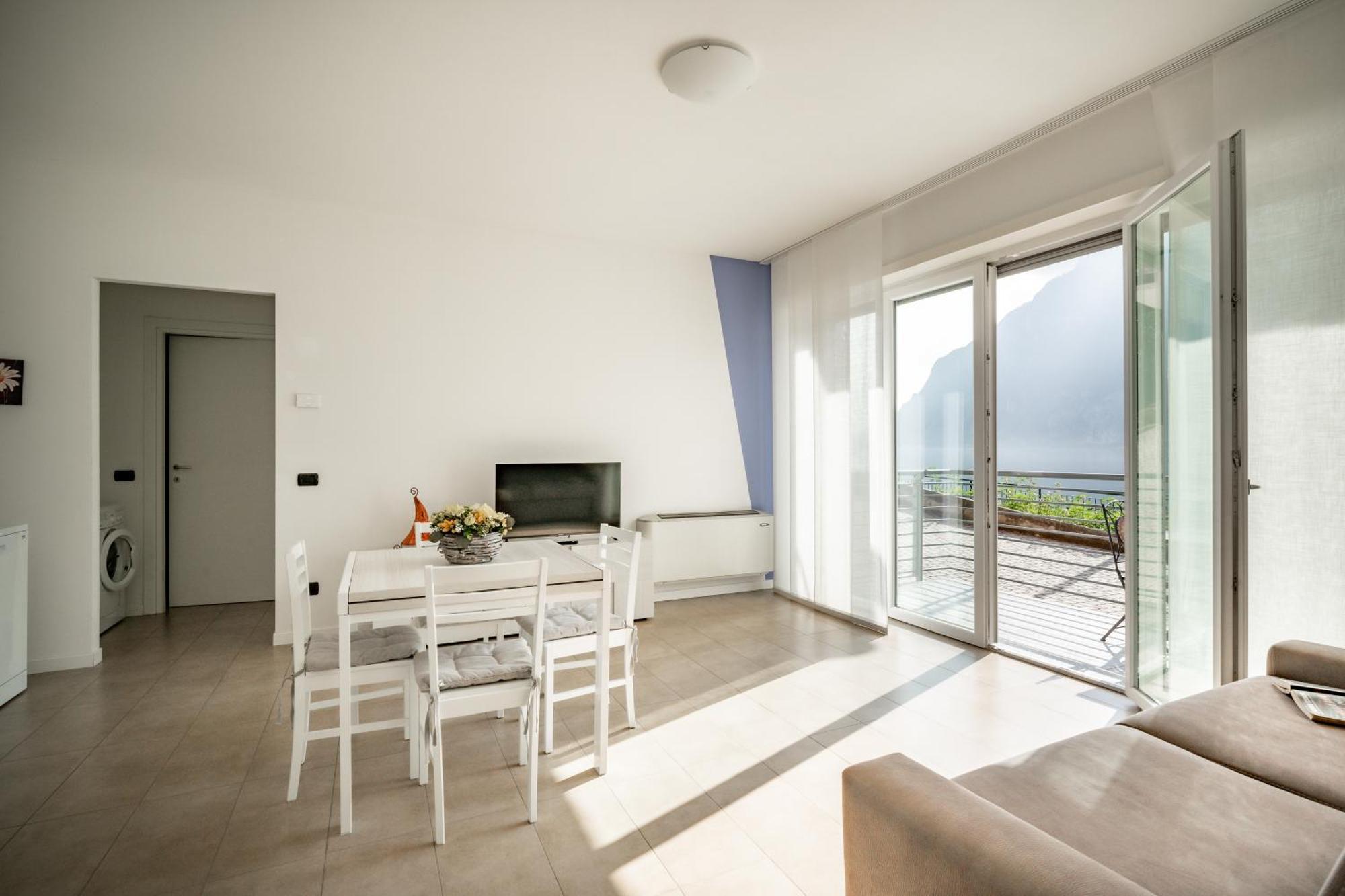 Lake Como Casa La Rosa อับบาเดีย ลาเรียนา ภายนอก รูปภาพ